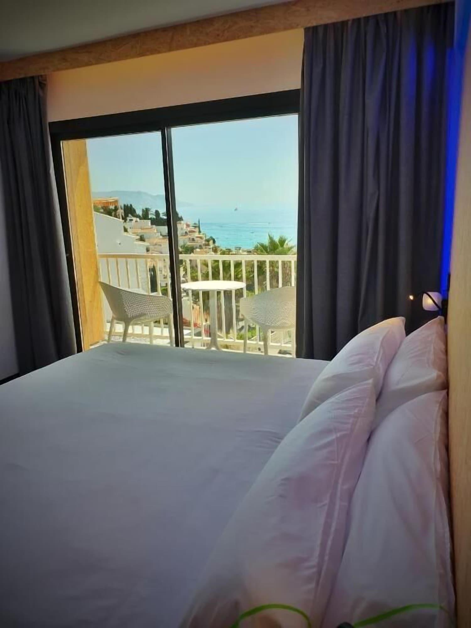 Mb Hostels Premium Eco - Adults Recommended Nerja Εξωτερικό φωτογραφία